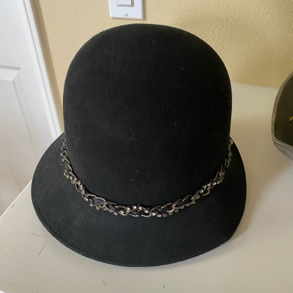 Black felt wool bucket hat with trim